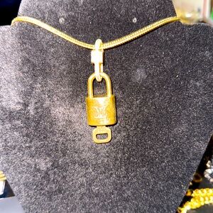 Louis Vuitton 🔐 Lock & Key with Unbranded Fashion Chain, #338, EUC Lock